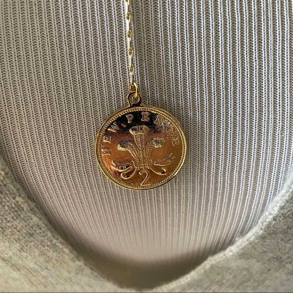 Shashi Women’s Warrior Lariat Coin Necklace NIB - Picture 6 of 10